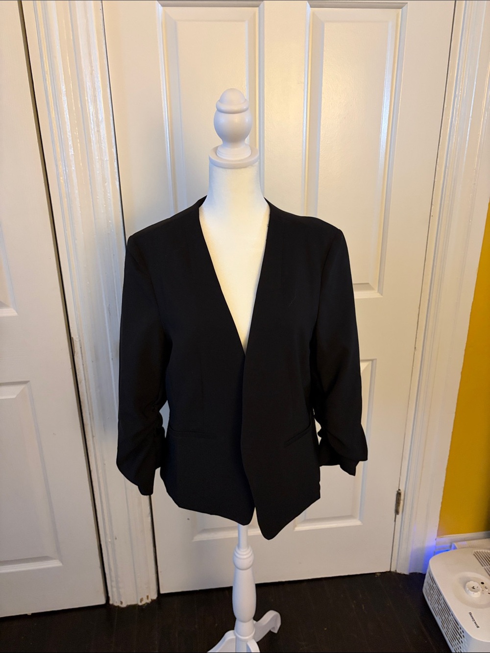 Love Tree Black Collarless Open-Front Blazer